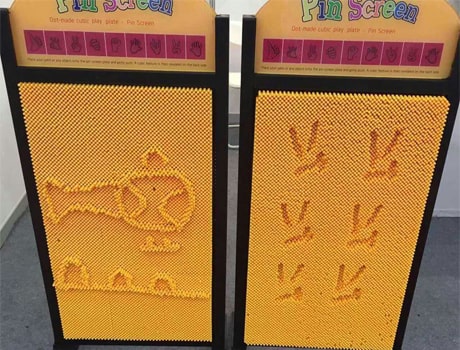 Панель с иголками